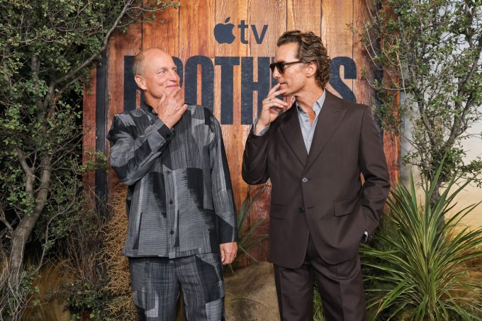 Matthew McConaughey and Woody Harrelson at the Brothers premiere