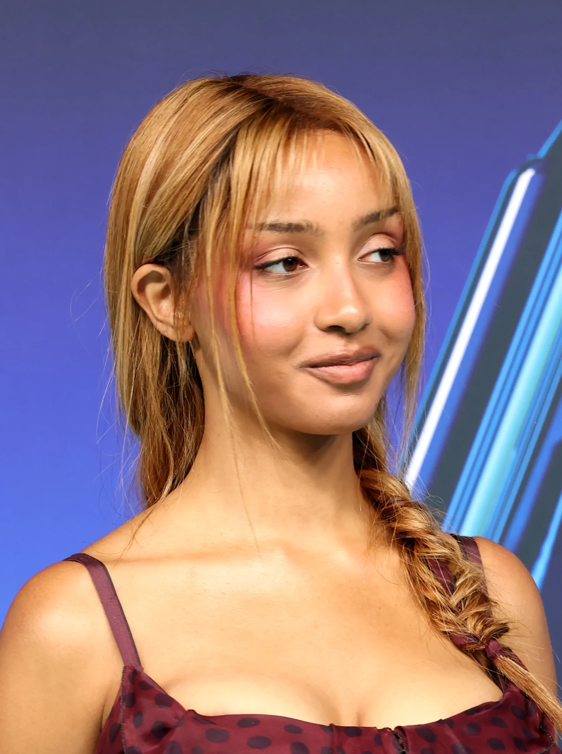 PinkPantheress with blonde braided hair at the 2026 MTV VMAs