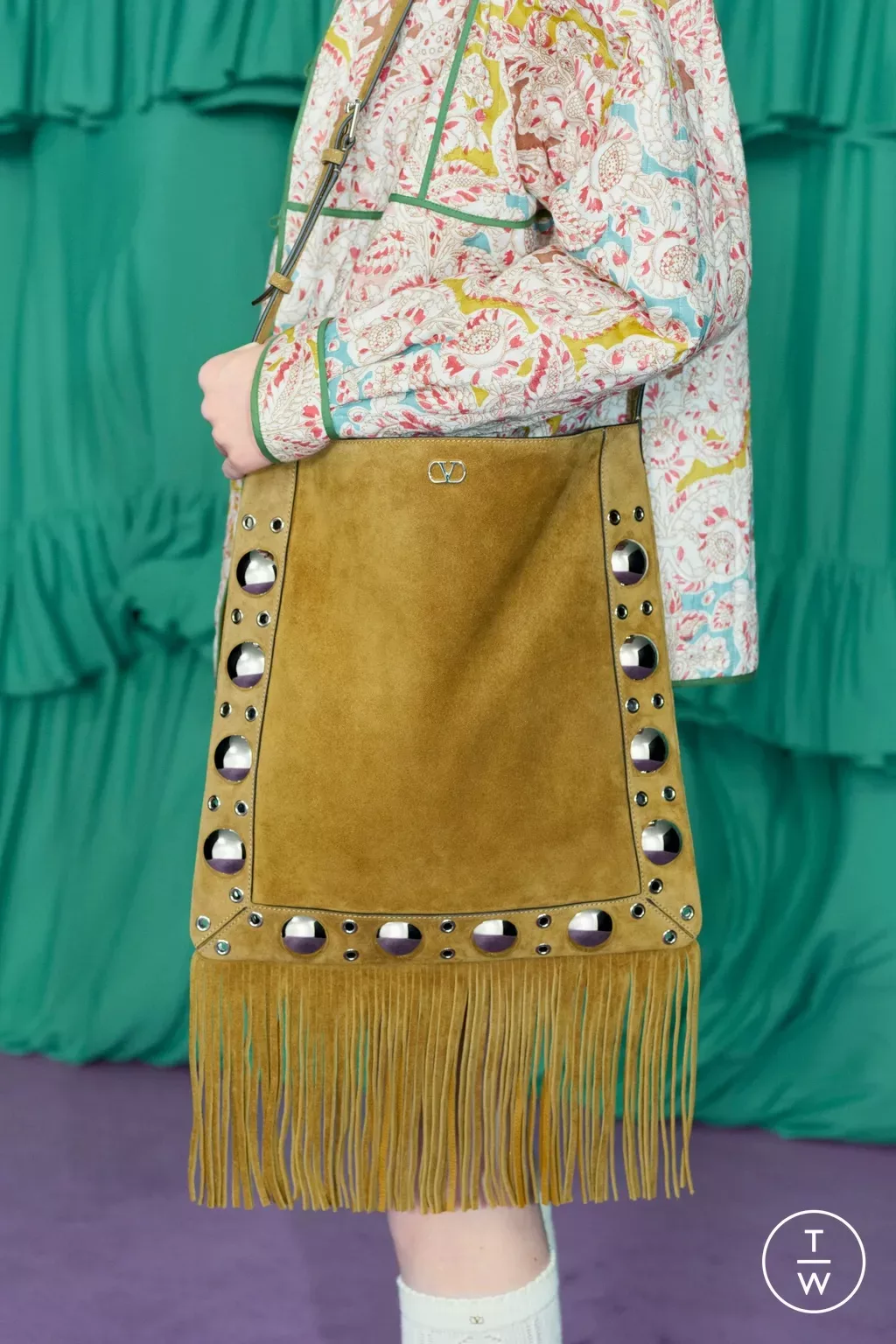 Valentino Pre-Fall 2025 studded bag trend look 134