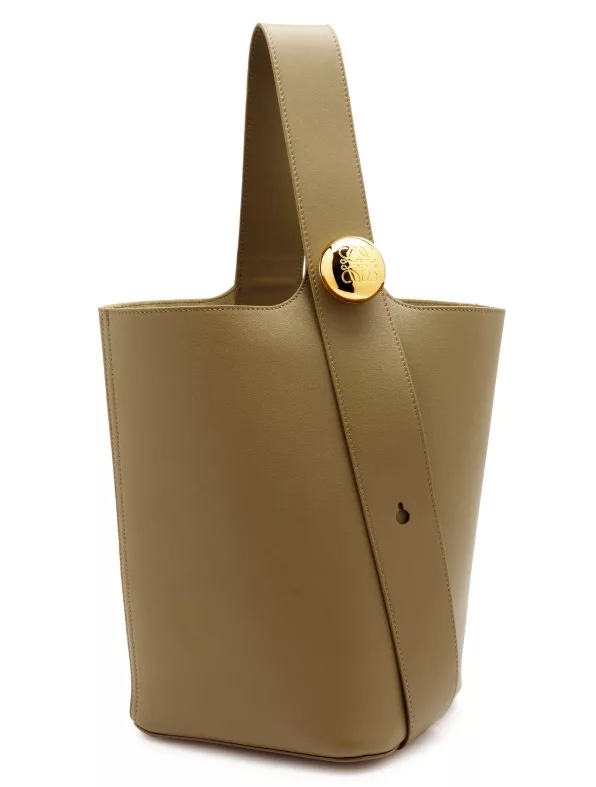 Loewe pebble medium leather bucket bag